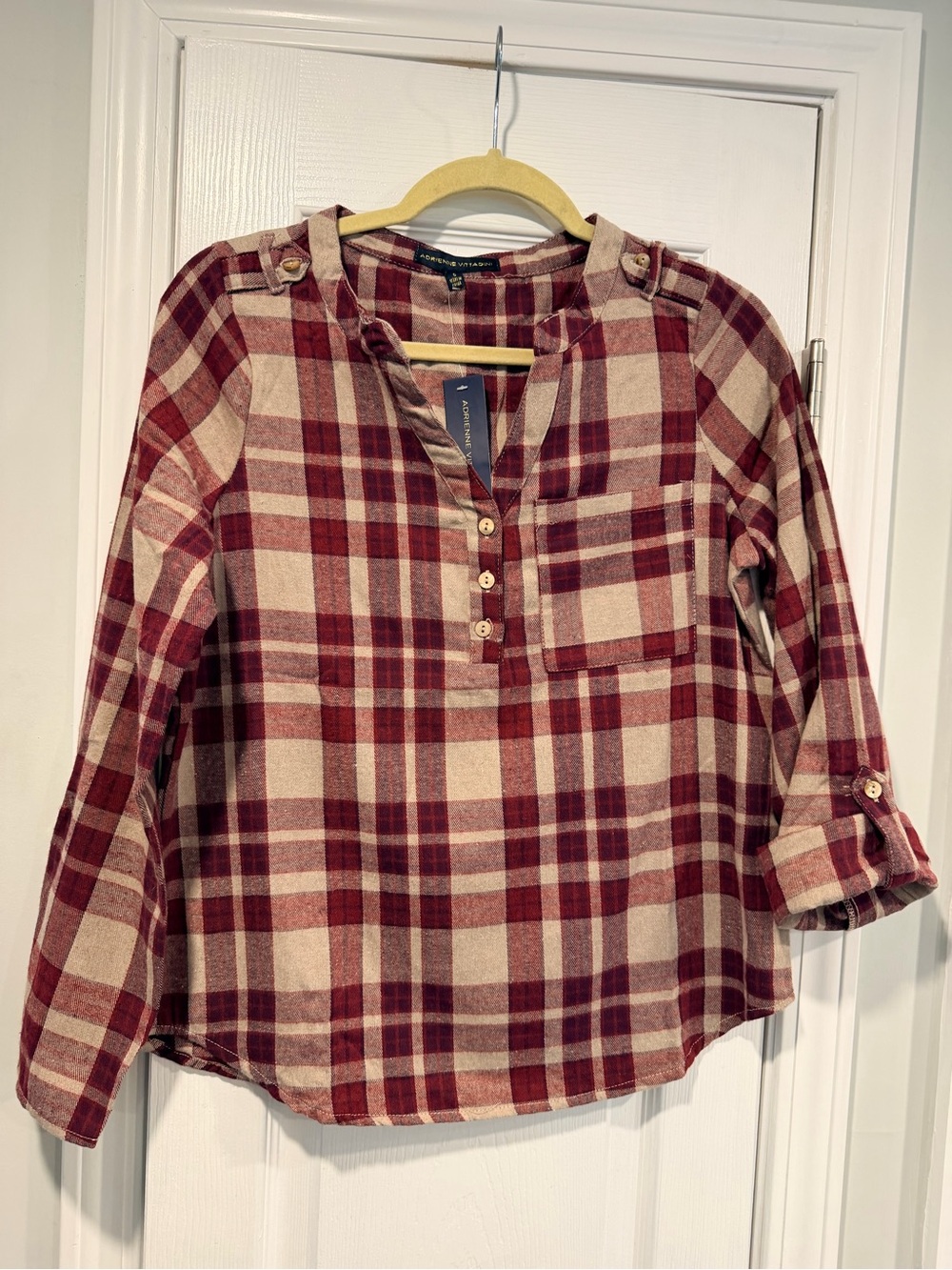 Adrienne Vittadini Size S Burgundy Tan Plaid Flannel V Neck Henley Pullover Top